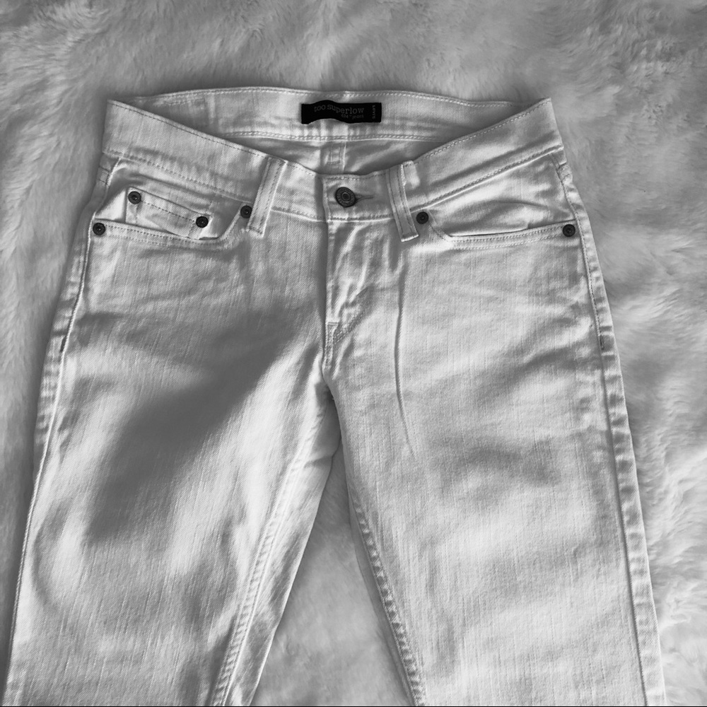 Levi’s / White Jeans - Picture 3 of 3